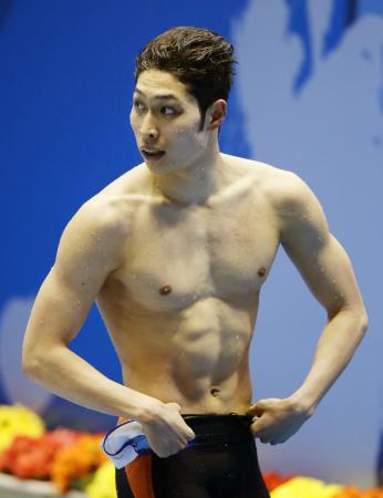 　男子４００メートル自由形で優勝した萩野公介＝東京辰巳国際水泳場