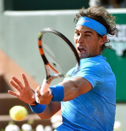 　男子シングルス４回戦で、全仏史上最多の通算７０勝目を挙げたラファエル・ナダル＝パリ（共同）