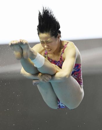　女子３メートル板飛び込みで優勝した板橋美波＝東京辰巳国際水泳場