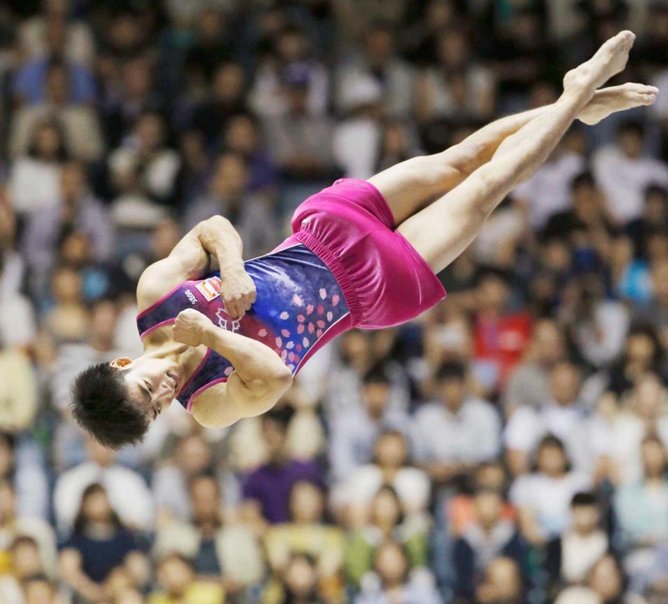 　優勝した白井健三の床運動