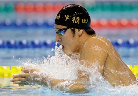 男子４００メートル個人メドレー　４分12秒10で優勝した瀬戸大也の平泳ぎ＝浜松市総合水泳場