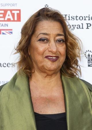 ハディド氏が公募規則批判