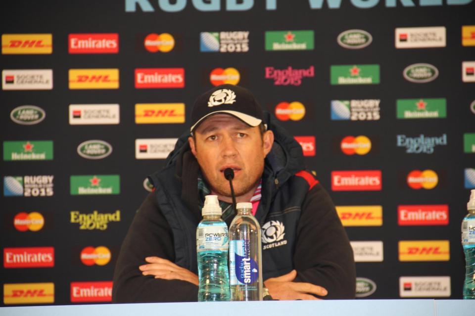 　日本代表選手の名を挙げて警戒感を示したスコットランド代表のテイラー・アシスタントコーチ＝グロスターのキングスホルム競技場