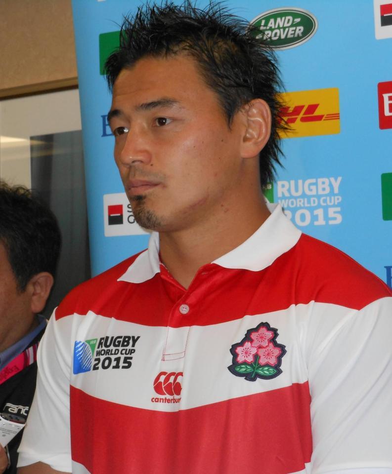 　報道陣の質問に答える五郎丸（２４日の会見で）＝英・ウォリック