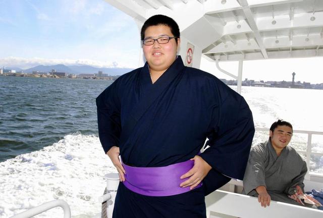 佐渡ケ嶽親方の長男・琴鎌谷が2連勝