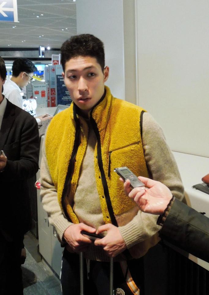 スペイン・グラナダでの高地合宿に出発した萩野公介