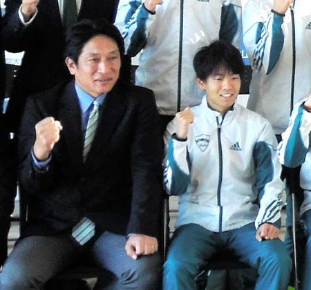 　連覇を狙う青学大の（左から）原監督と神野