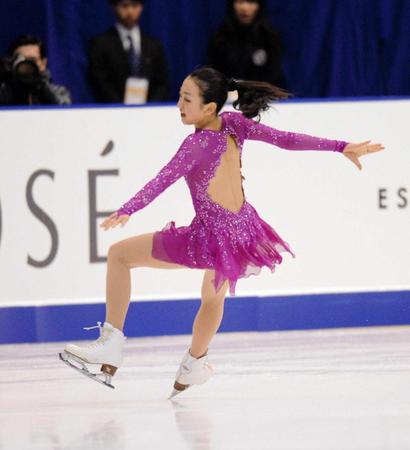 　ＳＰのジャンプで着氷に失敗する浅田真央