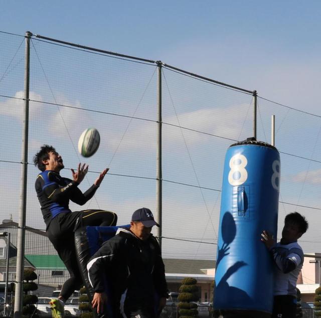 パナソニック　神鋼と空中戦真っ向勝負
