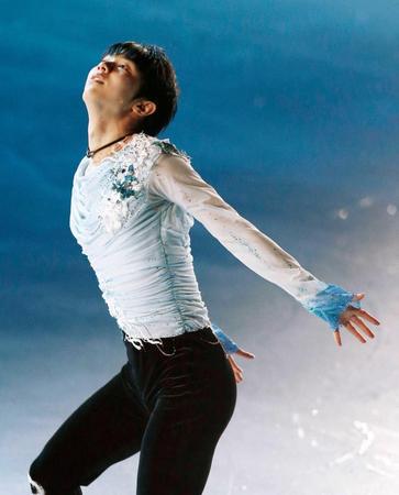 　「ニューイヤー・オン・アイス」で演技する羽生結弦