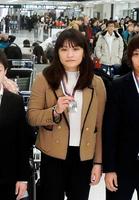 13年ぶりに黒星を喫した大会から帰国した伊調馨＝成田空港