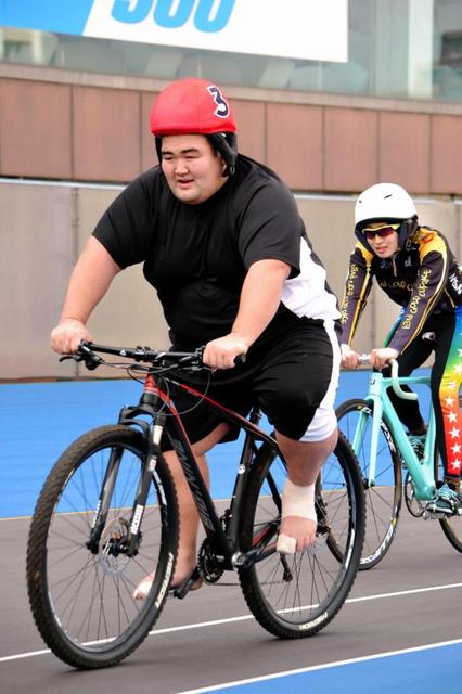琴奨菊、綱とりへ自転車トレに挑戦