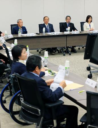 エンブレム、同意得て修正可能性