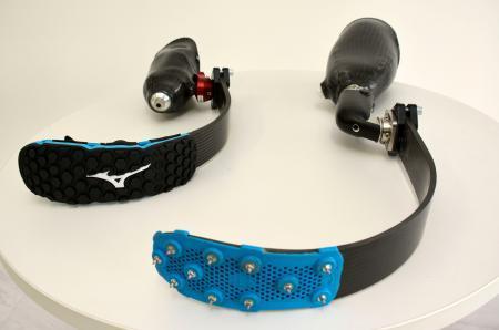 国産初、義足スパイクを開発