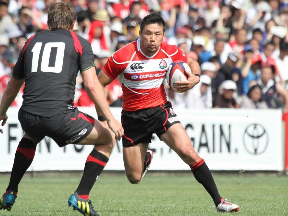 ＳＯ兼ＷＴＢの多彩なプレーで日本代表を支えた広瀬＝２０１３年６月のウェールズ戦