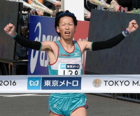 　日本人トップとなる８位でゴールする高宮祐樹