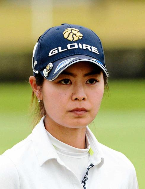 松森彩夏が首位発進、プロ初優勝目指す
