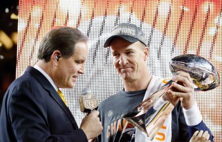 アメフット、マニング現役引退へ