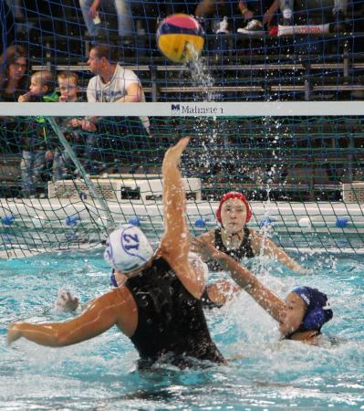 水球、日本が南ア下して初勝利