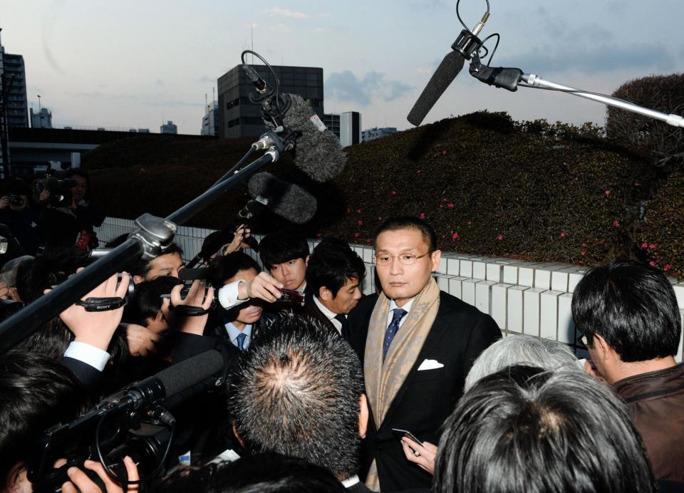 横綱審議委員会を終え囲み会見に応じる貴乃花親方＝両国国技館（撮影・開出牧）