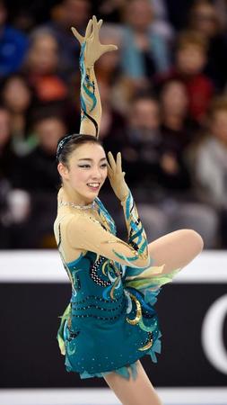 　演技する本郷理華（共同）