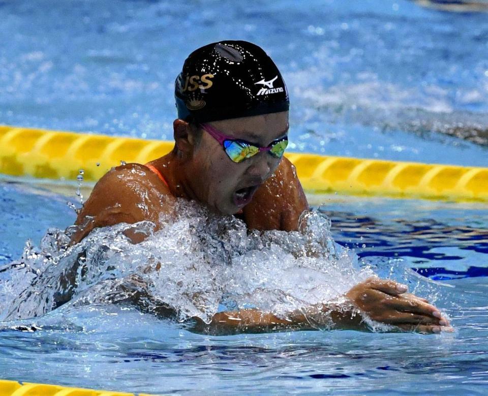 女子１００メートル平泳ぎ予選を危なげなく通過した渡部＝東京辰巳国際水泳場（撮影・棚橋慶太）