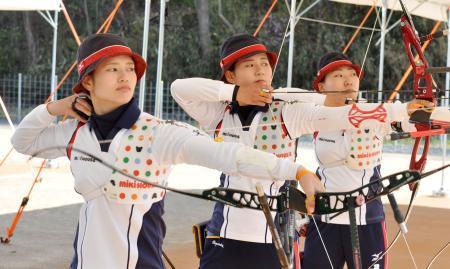 アーチェリー女子代表が練習公開