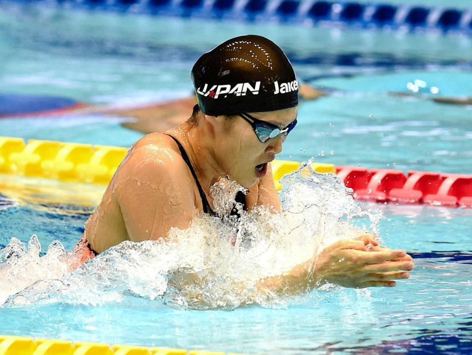 ２００メートル平泳ぎで優勝した金藤理恵＝辰巳水泳場（撮影・棚橋慶太）