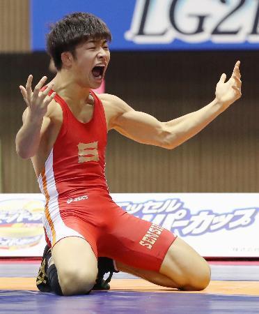 レスリング、２１歳中村が初優勝