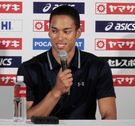 日本選手権の前日会見を行うケンブリッジ飛鳥＝名古屋市のパロマ瑞穂スタジアム