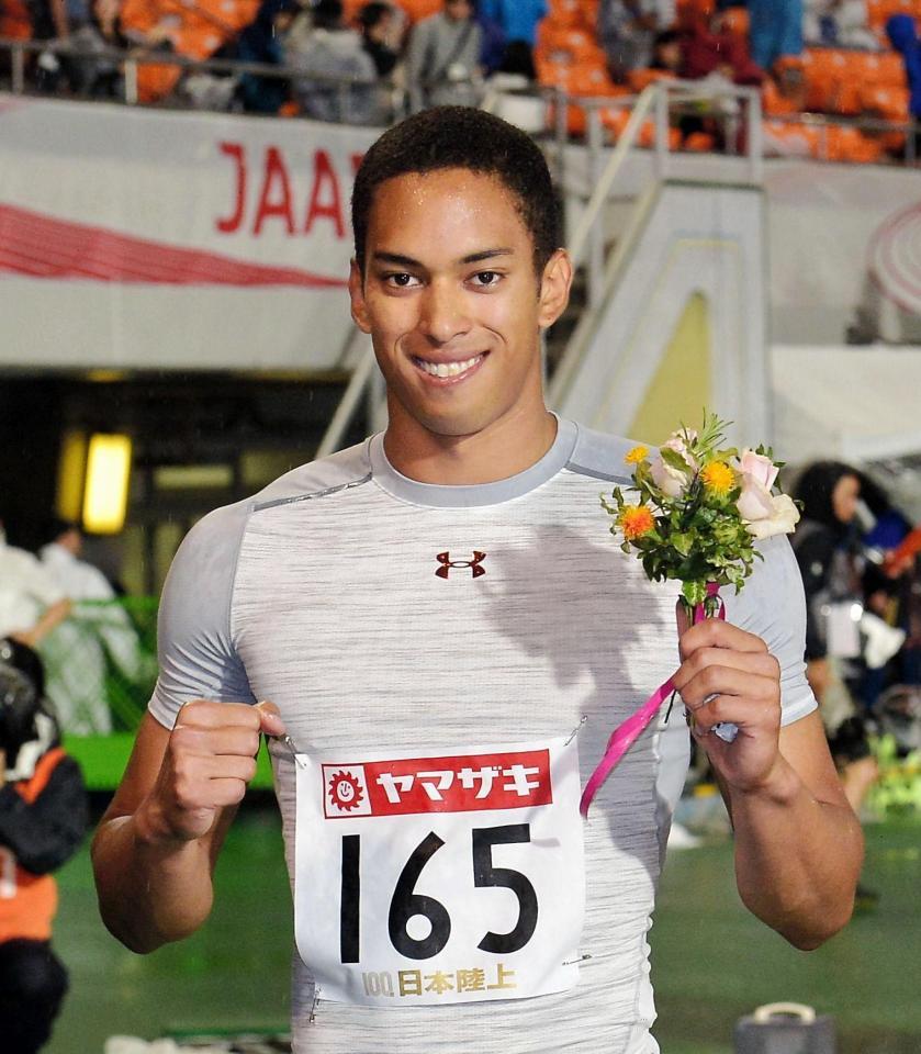 男子１００ｍで優勝したケンブリッジ飛鳥（撮影・堀内翔）