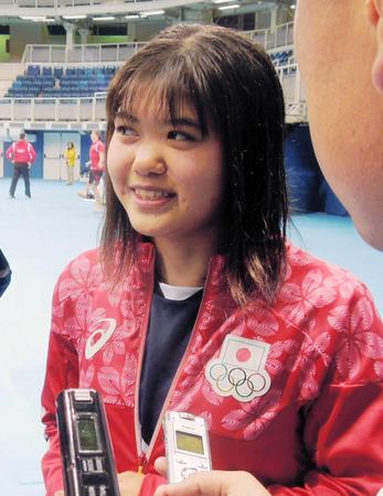 　試合会場で軽く調整した長谷川涼香