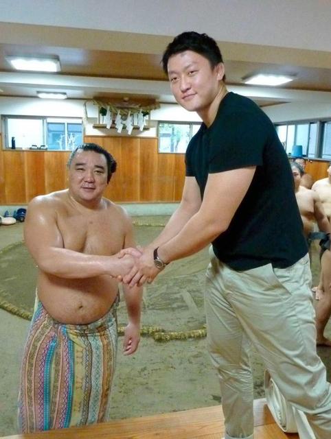 柔道銀の原沢が相撲朝稽古に圧倒　日馬富士「何で相撲をやらなかったんだ」