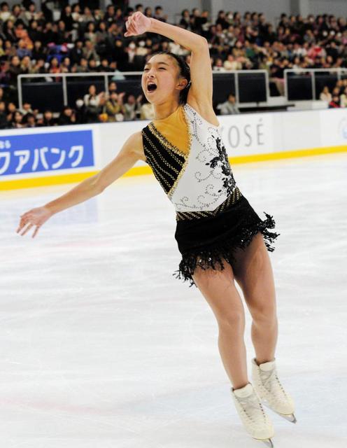 神戸出身の坂本花織がＳＰ首位発進　女王・真凜抑えた