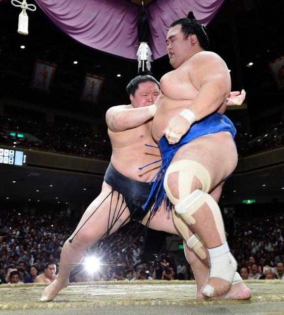 豪栄道が全勝優勝　かど番では初の快挙