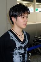 ＧＰファイナルに向けて出発した宇野昌磨＝中部国際空港