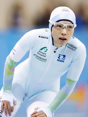 女子５００メートルで国内最高記録を塗り替える37秒70で１位になった小平奈緒＝エムウエーブ