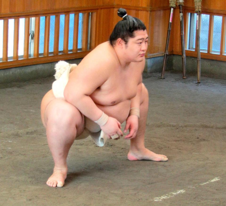 　初場所に向け稽古をする遠藤