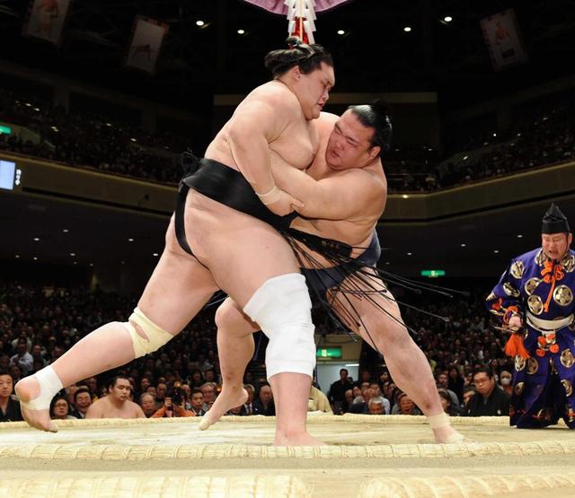 稀勢の里　再び単独トップ！初Ｖへ残り５日間「集中してやる」