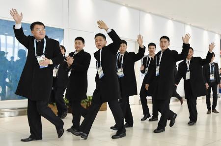 北朝鮮選手団が札幌に到着 冬季アジア大会に出場