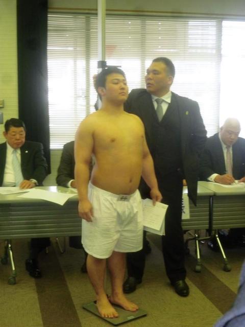 白鵬の内弟子・中村は９５キロ　しこ名は「炎鵬」気持ちから燃やす