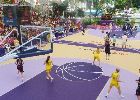 　シンガポールのユース五輪で実施された３人制バスケットボール＝２０１０年（共同）