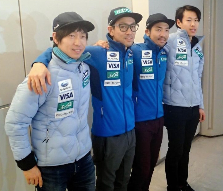 今季を終え帰国したノルディックスキー複合の左から永井、渡部暁、渡部善、渡部剛＝成田空港