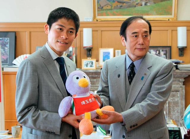 川内メダル獲りへ「三度目の正直で」 世陸へ埼玉県知事を表敬訪問