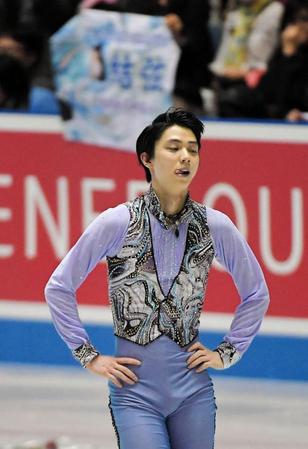 　男子シングルＳＰを終え、舌を出す羽生結弦