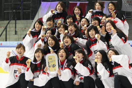 アイスホッケー日本、５戦全勝 女子世界選手権２部