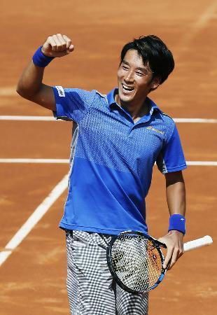 テニス、杉田祐一が勝ち３回戦へ バルセロナ・オープン