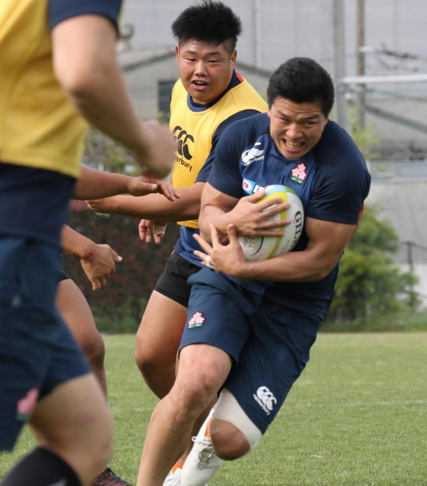 　香港戦にＣＴＢで先発する立川（右）