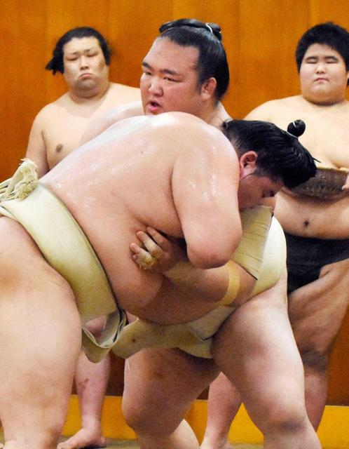 稀勢の里抜いた伝家の宝刀！全快証明　正代を圧倒「だいぶいい」