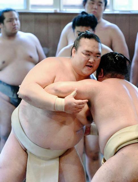 稀勢の里、夏場所出場決めた　８０年ぶり初Ｖからの３連覇へ